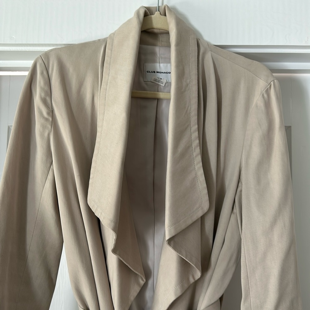 Club Monaco Soft Drape Trench with Belt size Medium